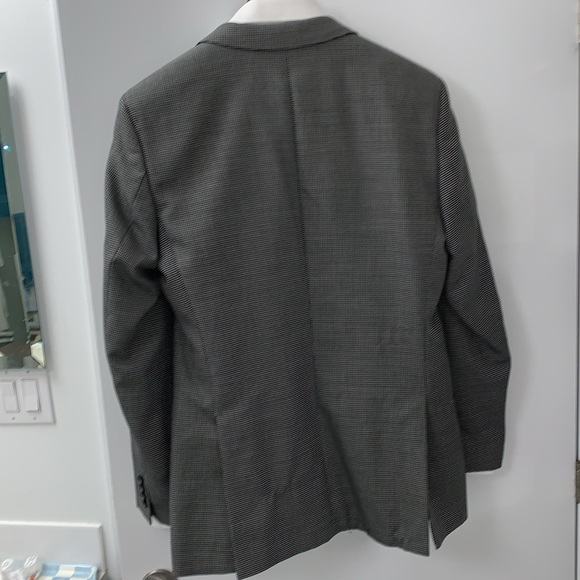 Hugo Boss Halsey2 size 42L US. 58% Wool, 32% Cotton. EUC - Picture 9 of 17